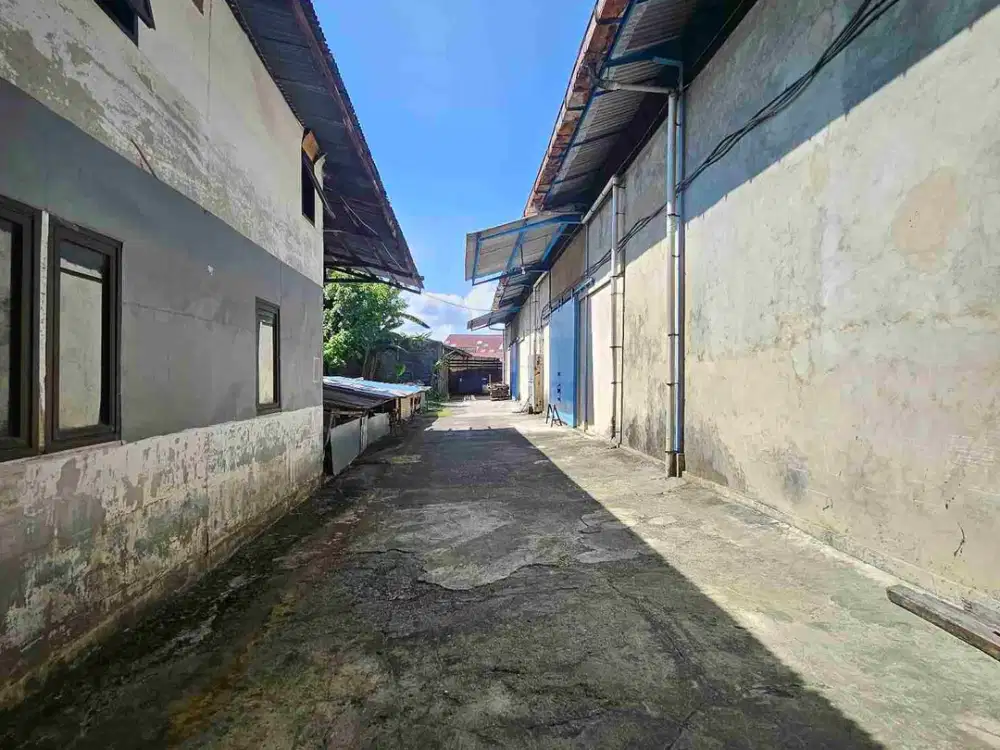 DISEWAKAN GUDANG JL JEND SUDIRMAN