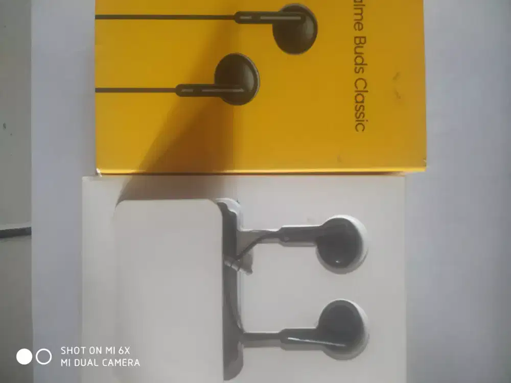 Headset earphone Realme original Indonesia
