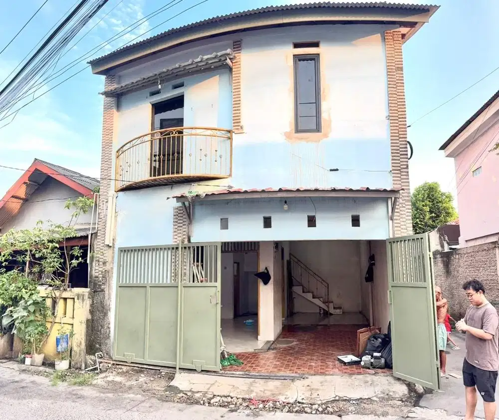 DI SEWAKAN/DI KONTRAKAN RUMAH 2 LANTAI