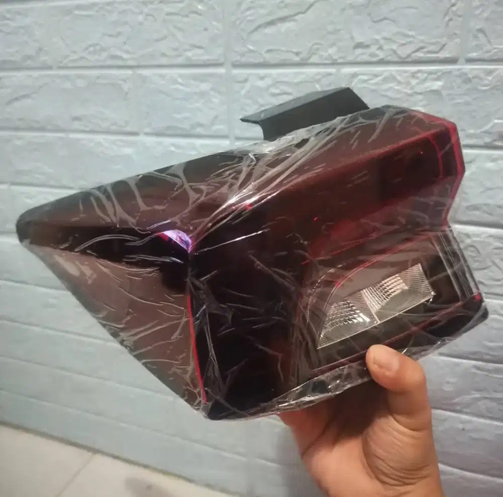 Lampu stop kiri avanza/xenia allnew type E