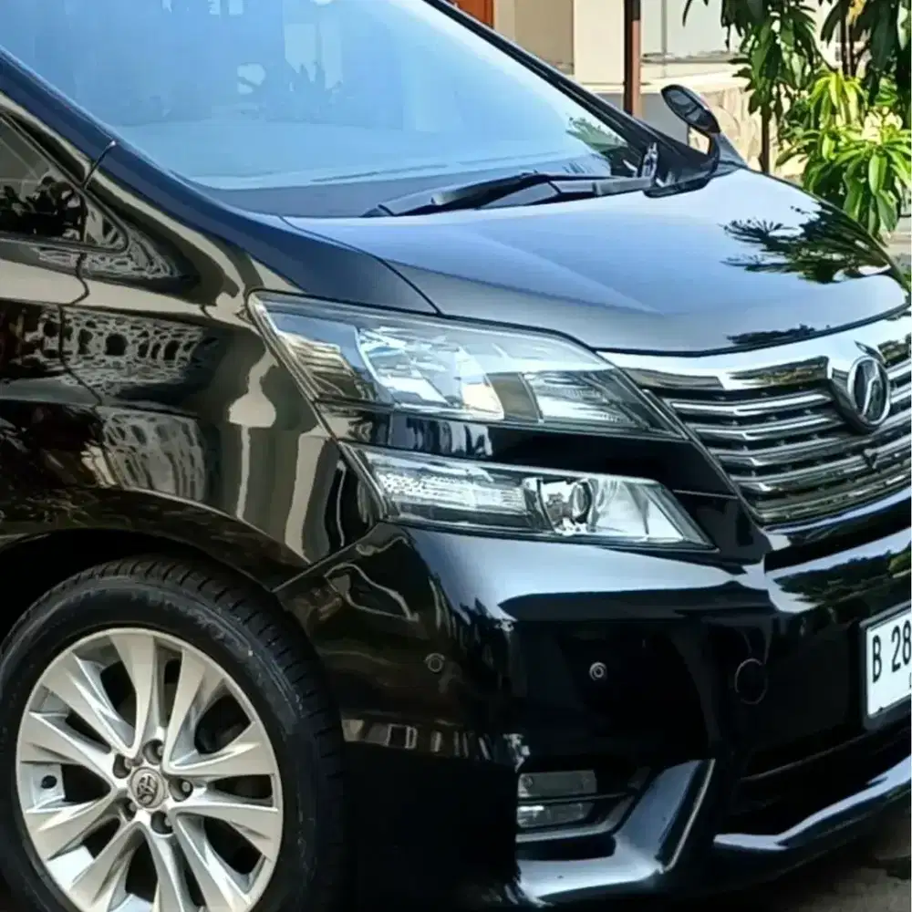Toyota Vellfire 2010 CBU Premium Sound Black on Black