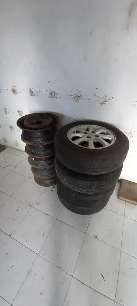 Jual velg dan ban copotan agya