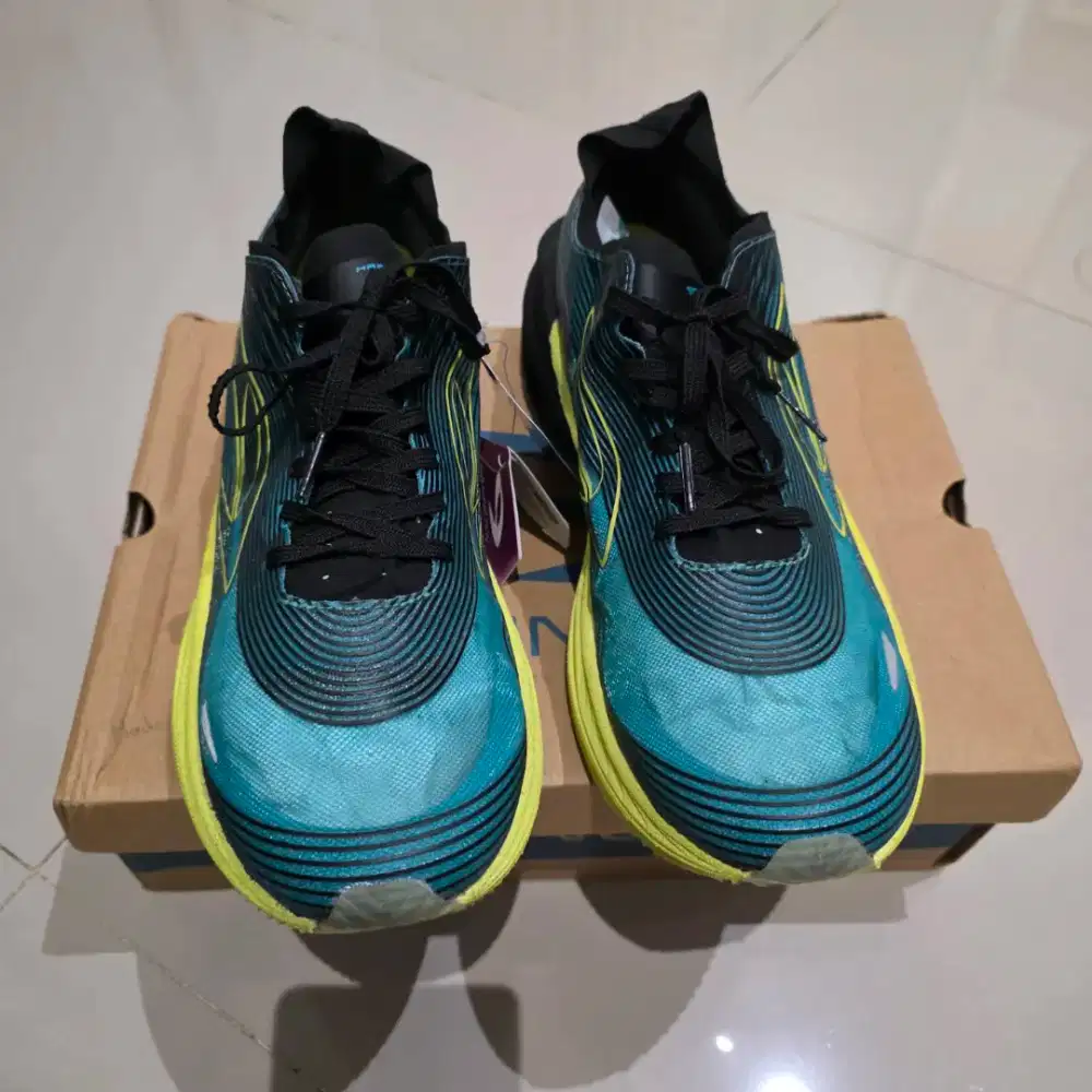 Sepatu 910 nineten haze flow carbon no.42