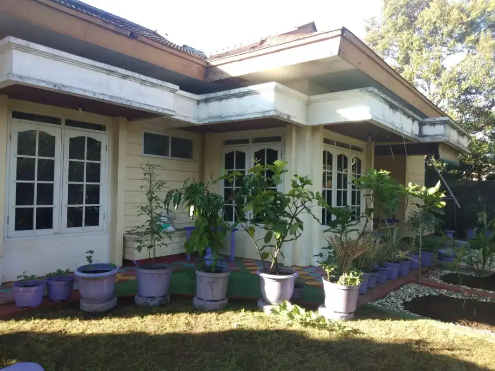 Rumah Hook 2 Lantai + 8 Kamar kos