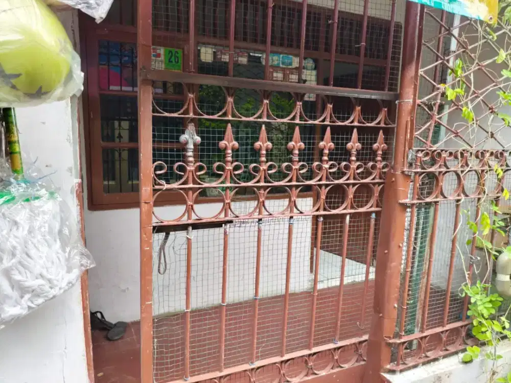 Di jual Rumah + kios daerah Menteng bogor