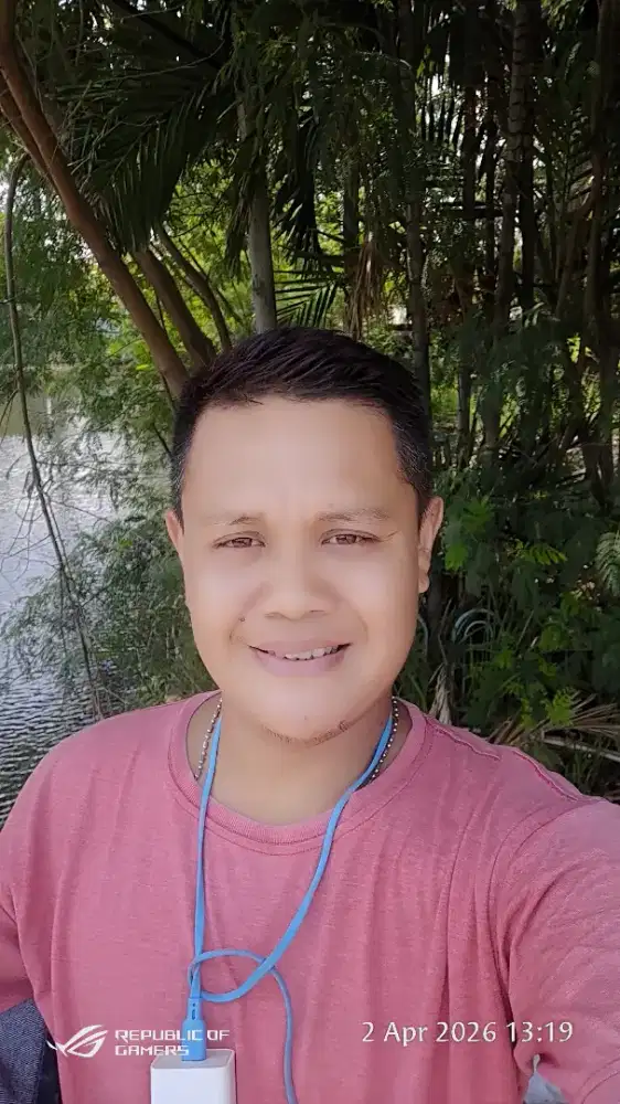 Sedang mencari lowongan pekerjaan.