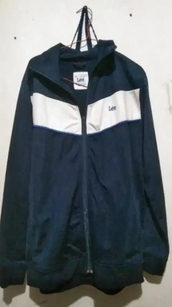 DIJUAL SWEATER TRACKTOP LEE ORI SIZE L