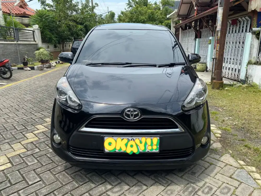 Toyota Sienta 1.5 V bensin matic 2017