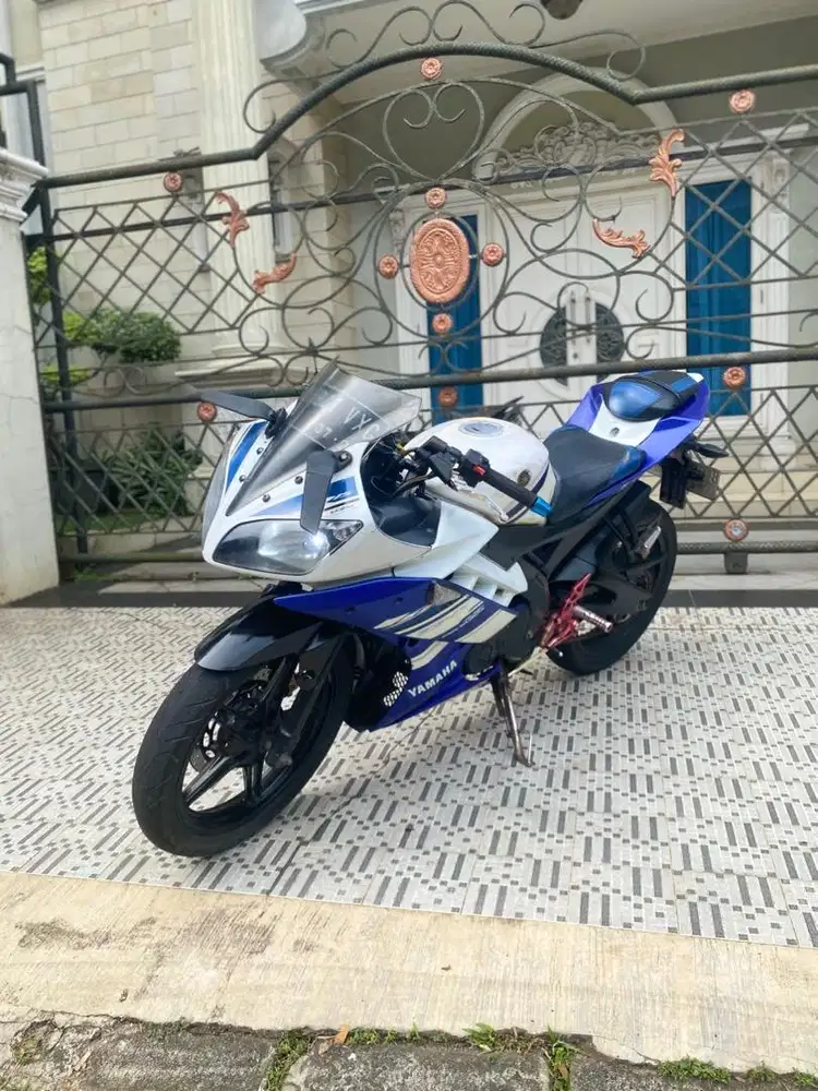 Yamaha R15 2015 v2