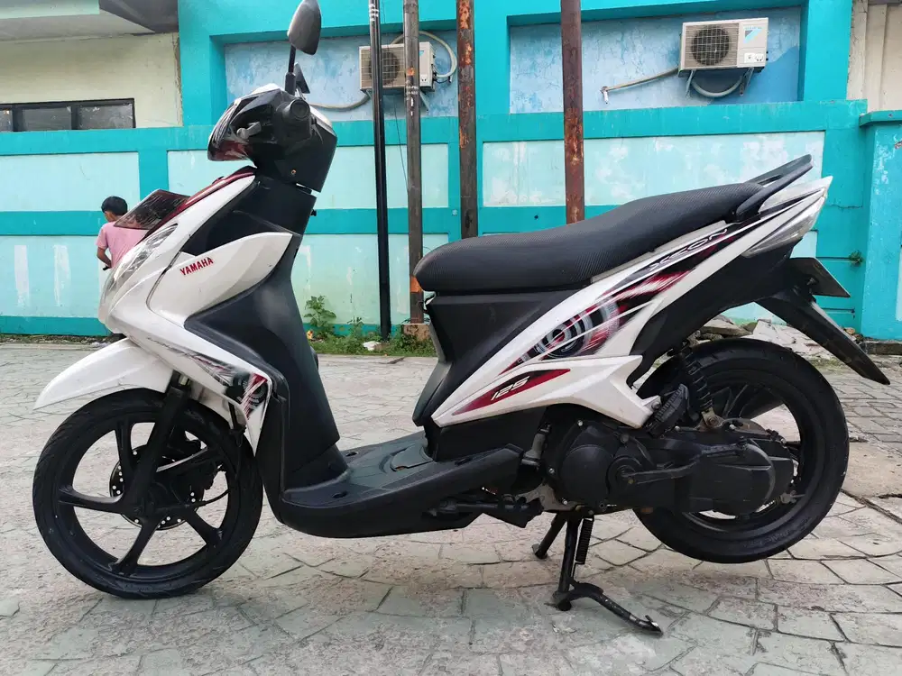 Yamaha Xeon 2011 stater tokcer halus mulus terawat