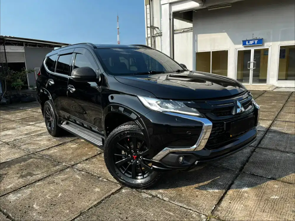 Mitsubishi Pajero Sport 2.4 L Dakar Rockford Black Edition 4x2 At 2020