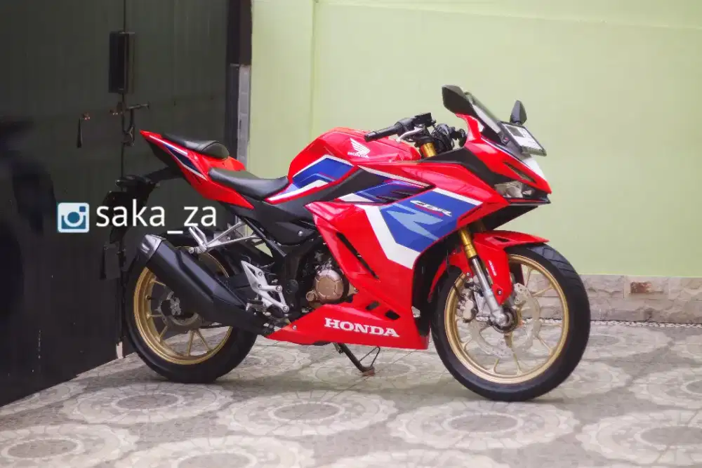 ( ABS , Tricolor , Baru 7 Bulan ) Honda CBR 150 R ABS 2025 , TERTINGGI