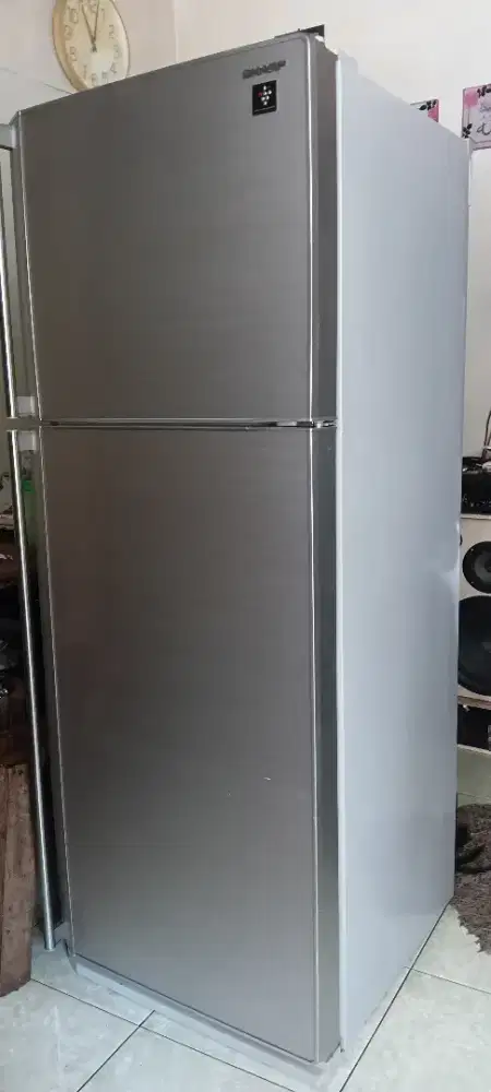 Kulkas 2 pintu merek sharp