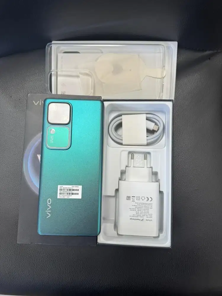 Vivo V30 5G 8/256gb fullset second
