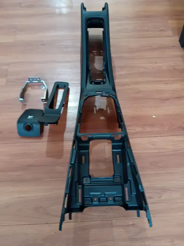 Box Floor Console, Suzuki XL7 Zeta original