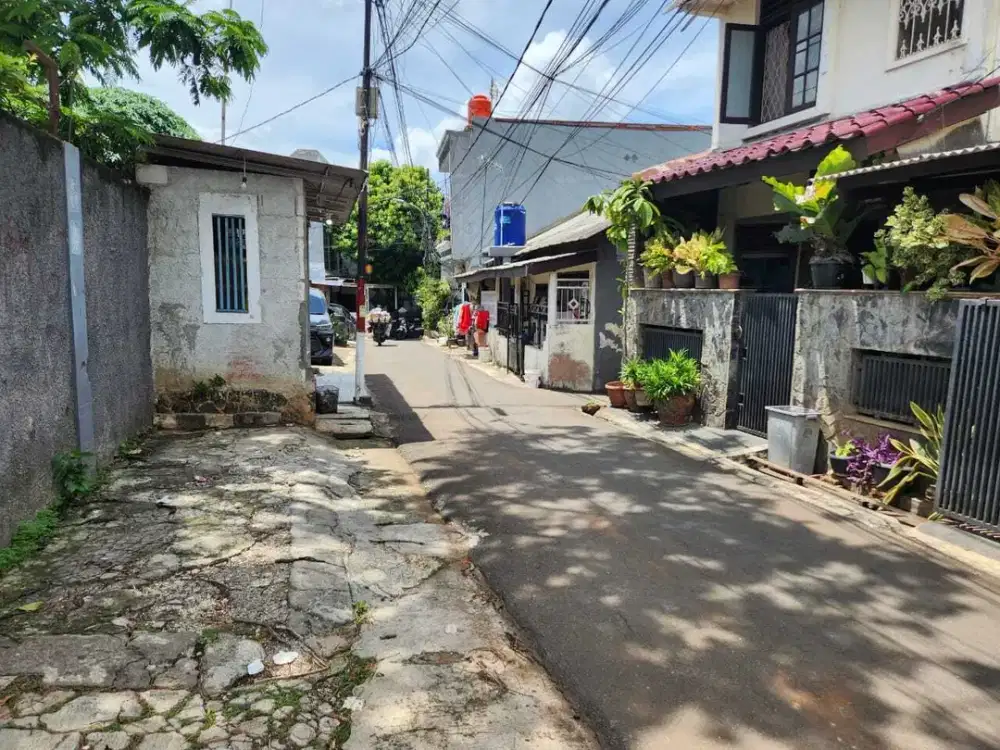 Rumah daerah pejaten jakarta selatan