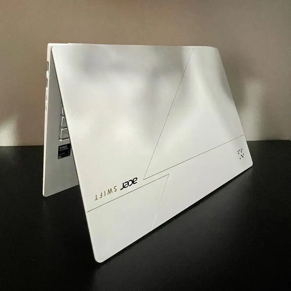 LAPTOP ACER SWIFT EDGE 14 AI – SFE14-51T-77WL