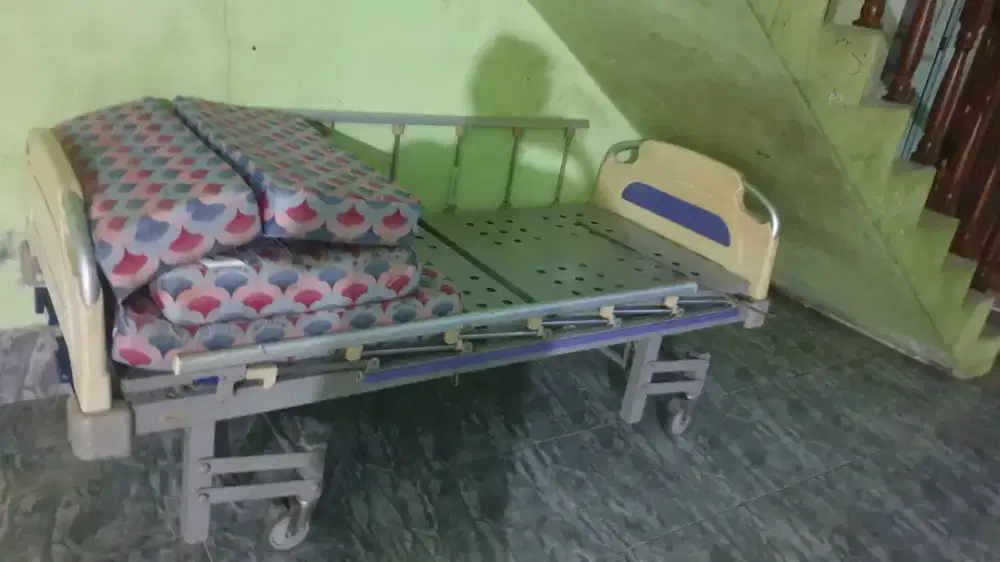 Tempat tidur perwatan