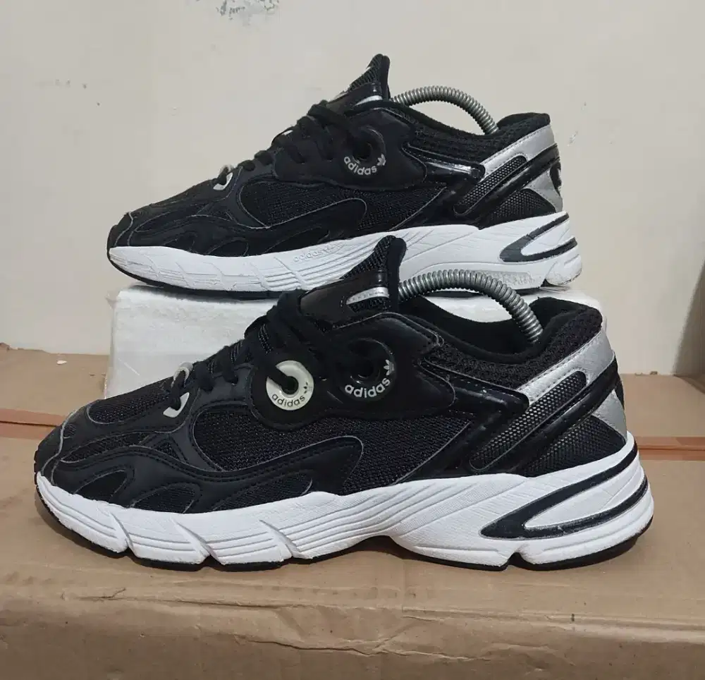 Sepatu ad*das size 42