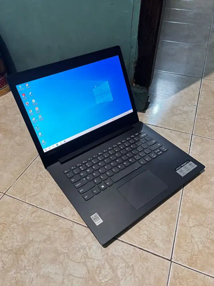 *No.04*

DIJUAL LAPTOP LENOVO IDEAPAD 300