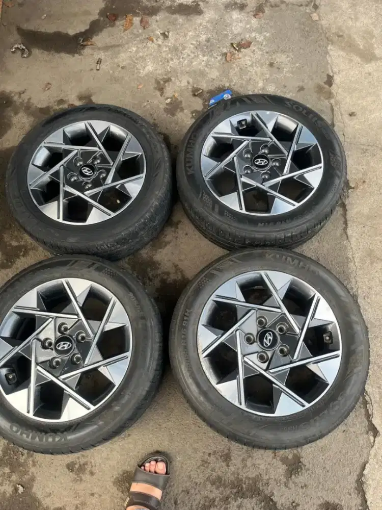 Velg original hyundai stargazer ring 16 pcd 5x114,3 ban 205/55 R16