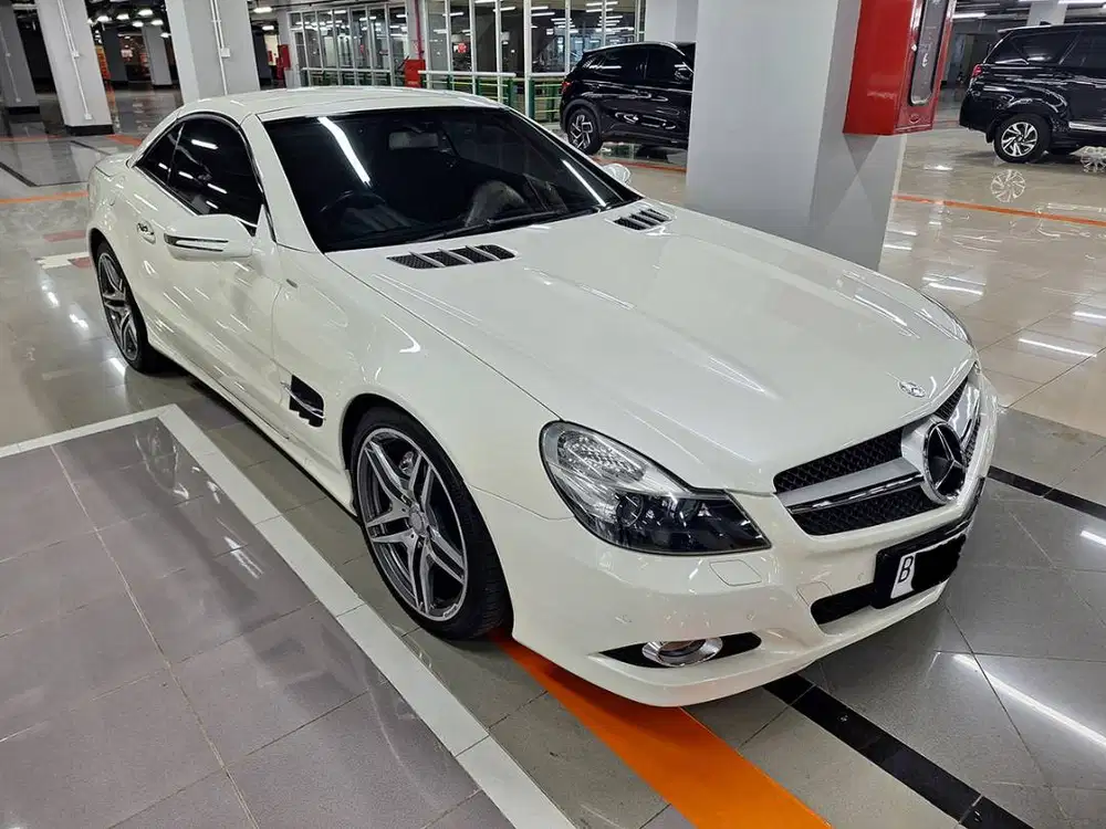 2011 Mercedes Benz SL300 Grand Edition Km28rb B Genap Pjk 4/27 Orsinil
