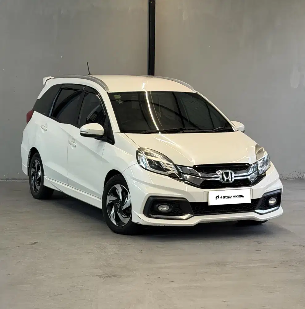 MOBILIO RS 2017 / 2016 Matic Bagus Murah Kredit Bekas Surabaya Tgn1