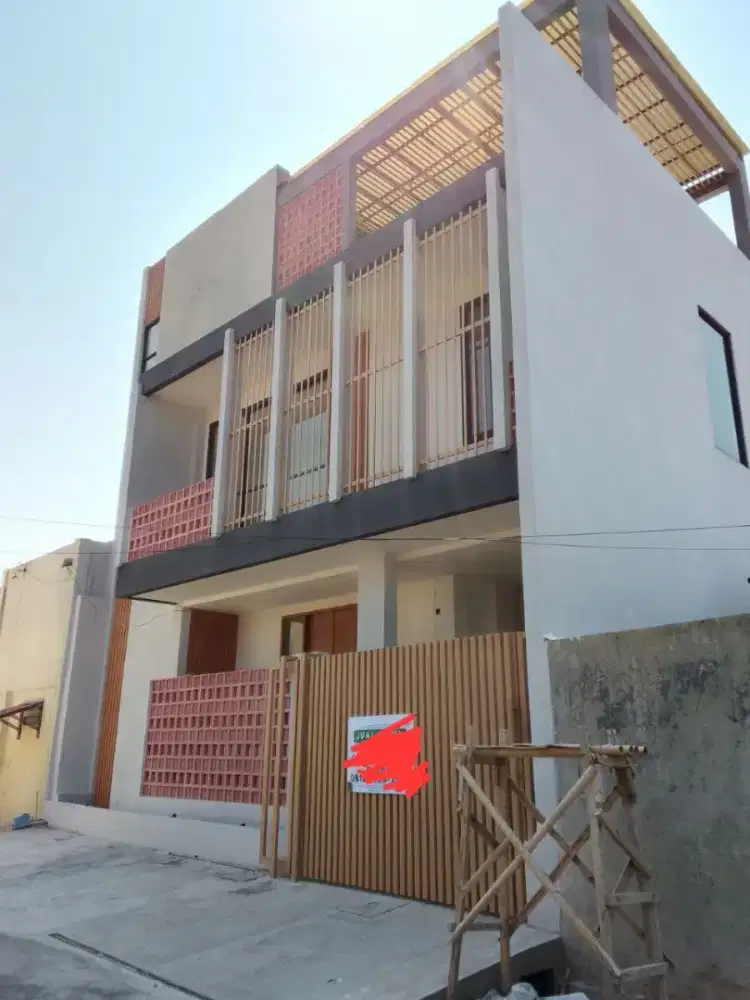 Rumah 3lantai Sampangan kota semarang strategis dekat simpang lima