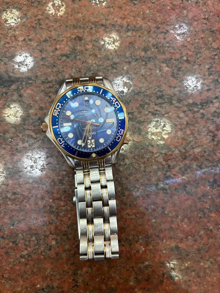 Di jual jamtangan matic omega di nego in aja