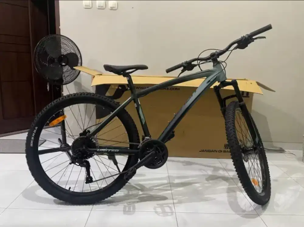 Sepeda gunung united bike DETROIT 2.00 mulus banget