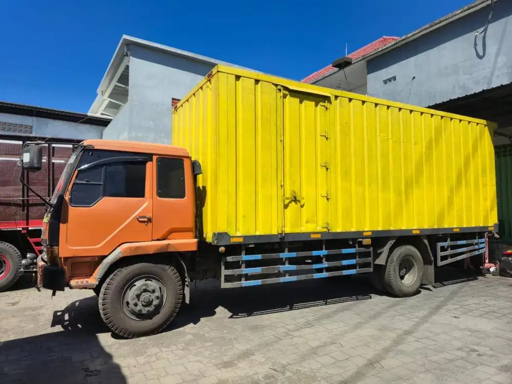 Mitshubishi Fuso FM 517HL Tahun 2013