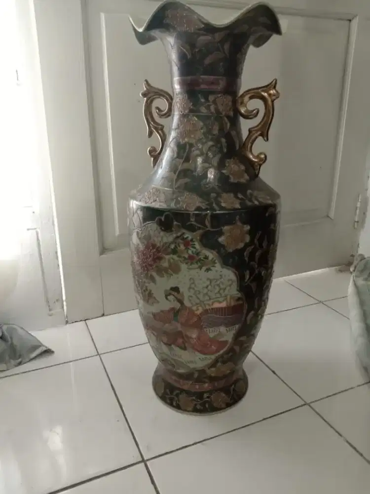 Guci Antik Koleksi