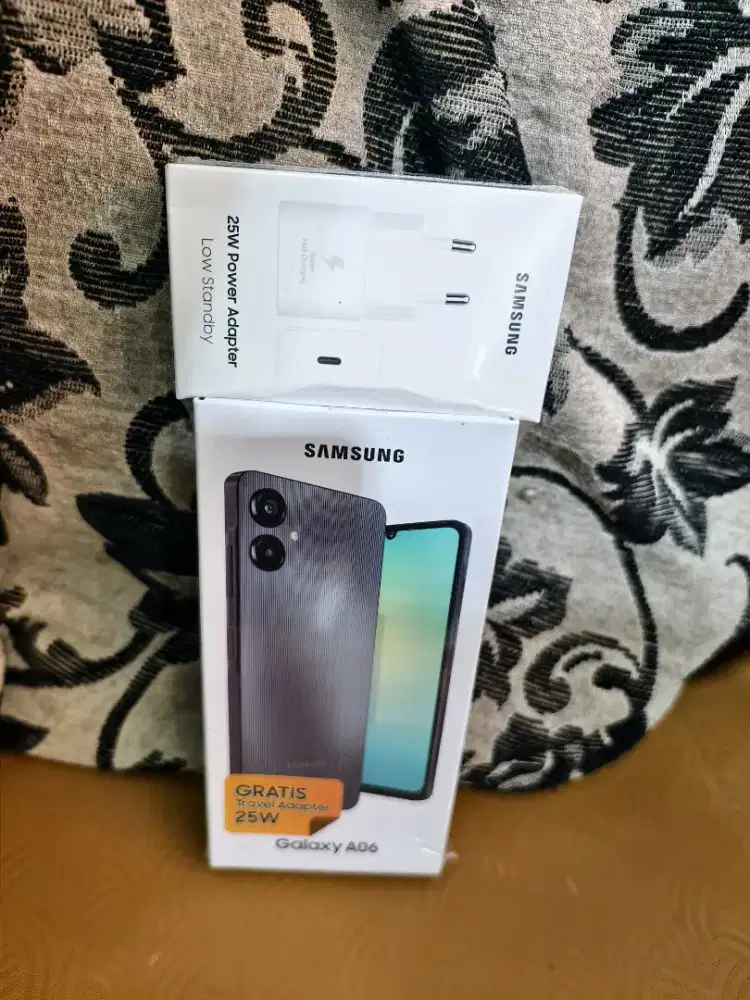 Samsung a06 4/64 segel box