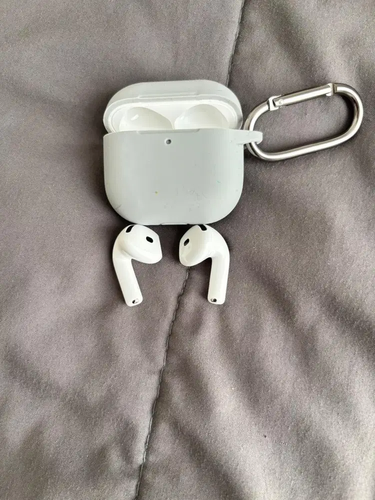 Airpods 4 Ibox milik Pribadi