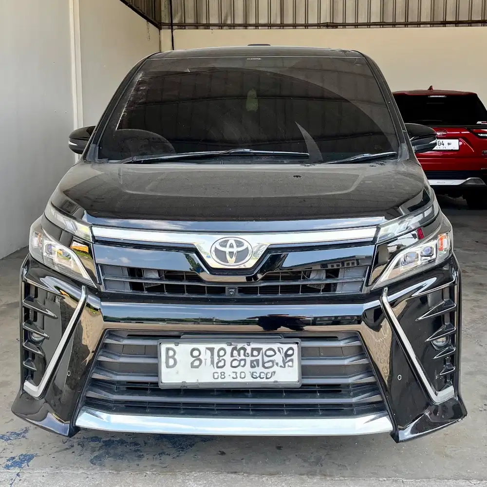 Toyota Voxy Low KM