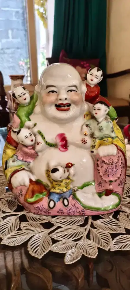 Patung budai (buddha tertawa)