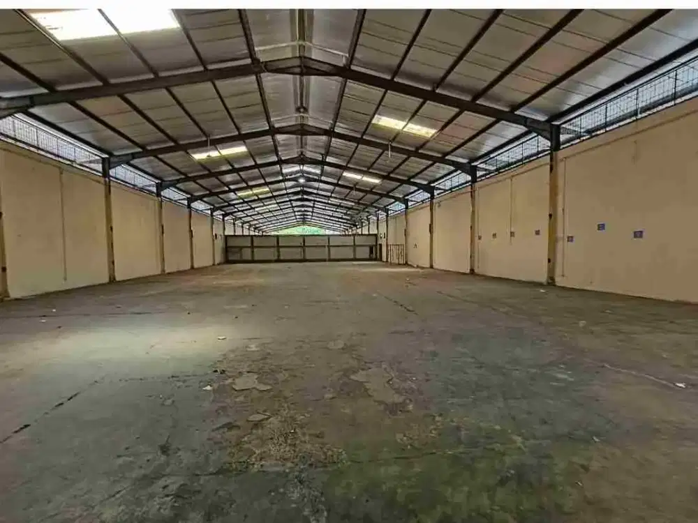 Gudang sunter 1300 m an akses container 40 f lokasi jalan raya