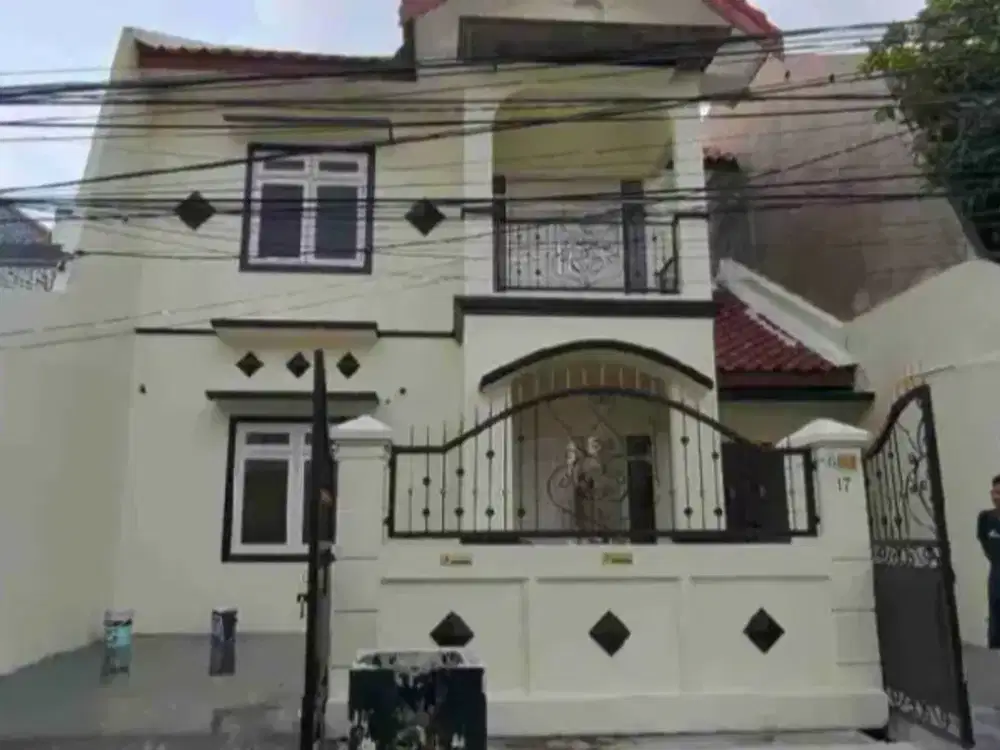 siap huni Rumah 2 lt SUTOREJO selatan