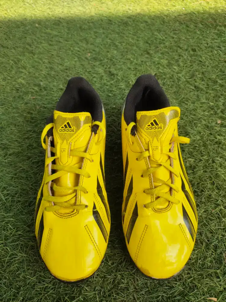 Sepatu Bola Adidas F5 TRX Kuning Cerah