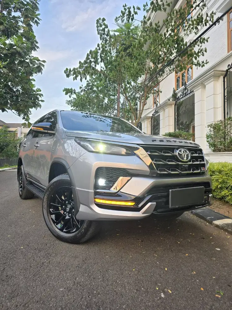 16 RB KM FORTUNER 2.8 GR 2023 SEPERTI MOBIL BARU