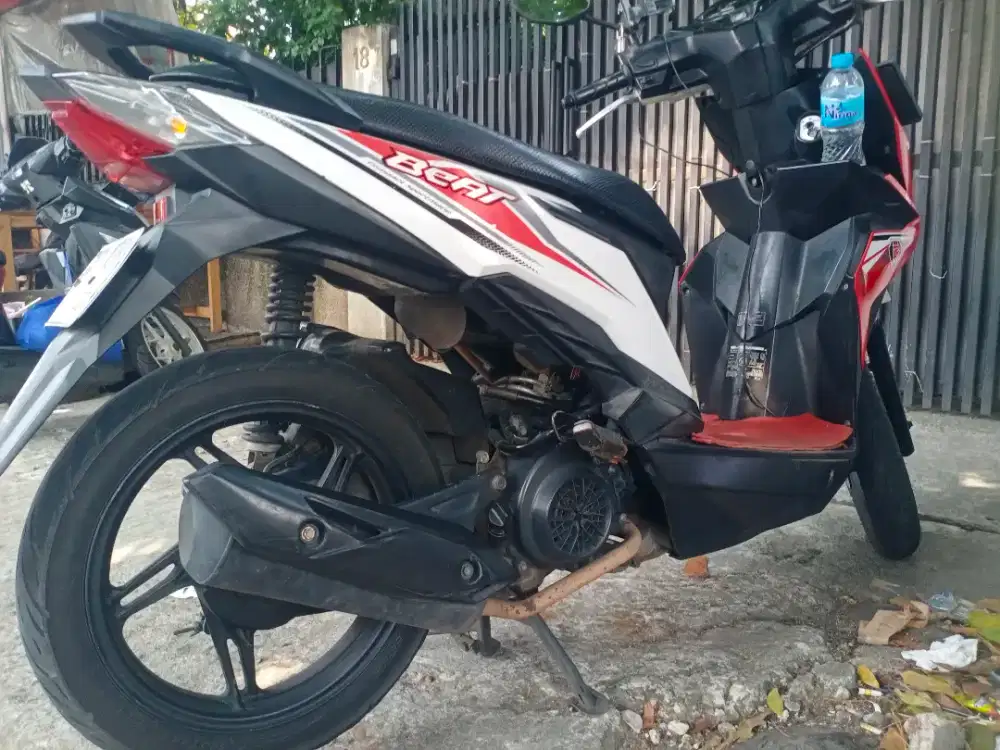 Honda Bead Th 2019 W, merah/ putih.