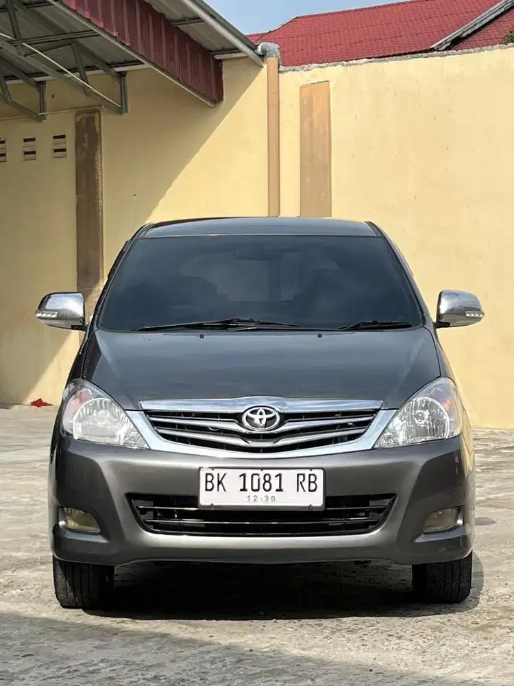 Toyota innova 2.0 G manual 2010