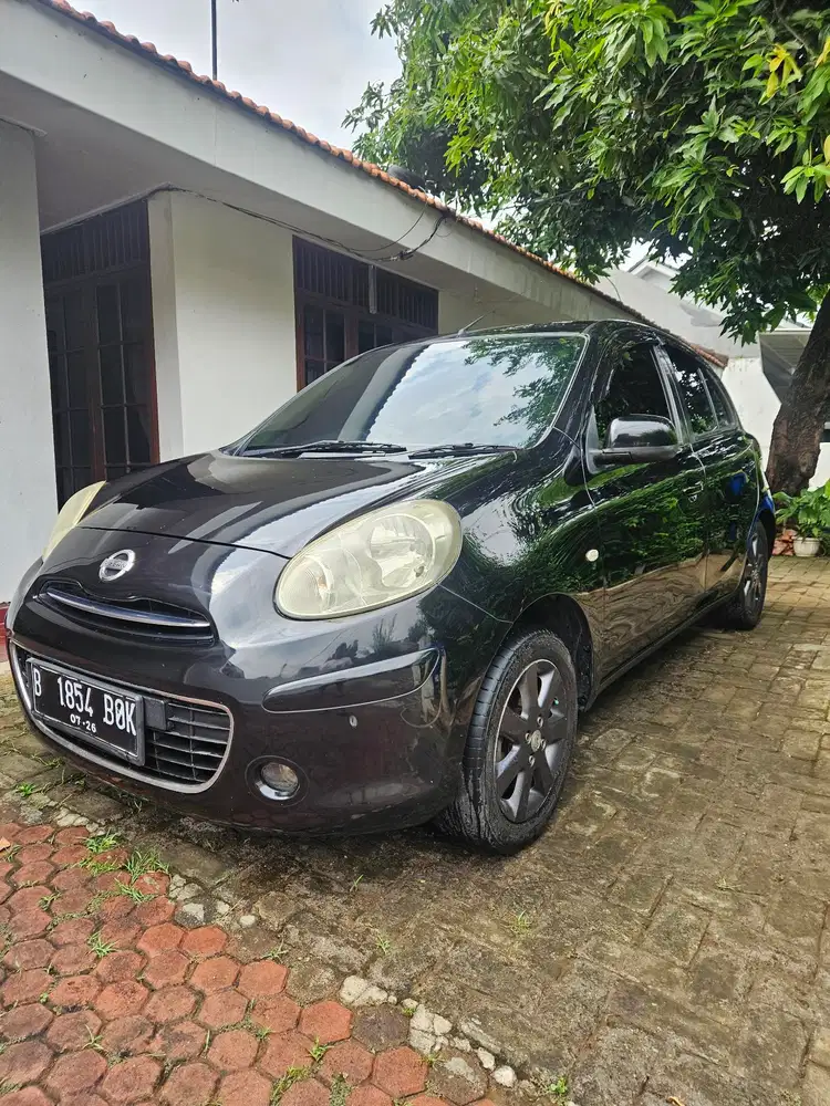 Nissan March 2011 Bensin