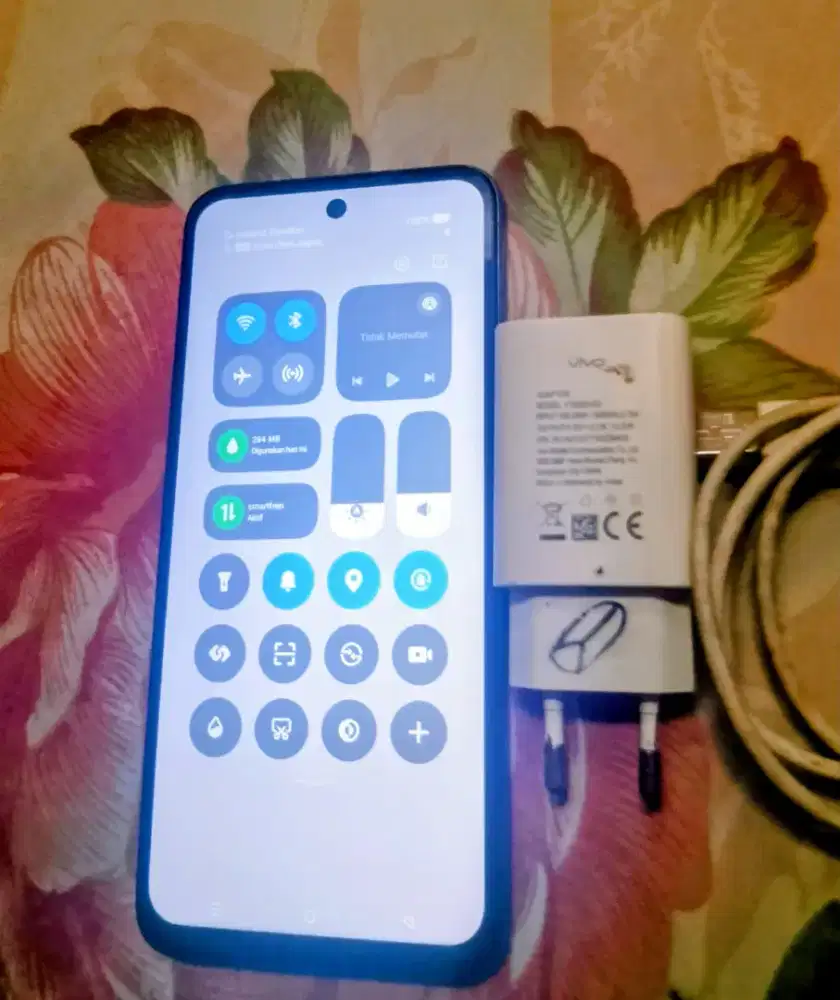 Infinix smart 10.Ram 4+4/128, kelengkapan hp plus charger
