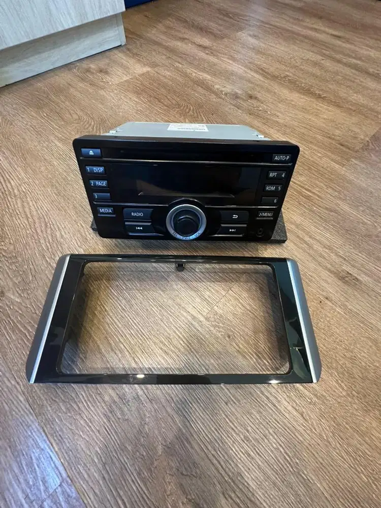 Head Unit Original Mitsubishi Xpander Sport + Frame Silver