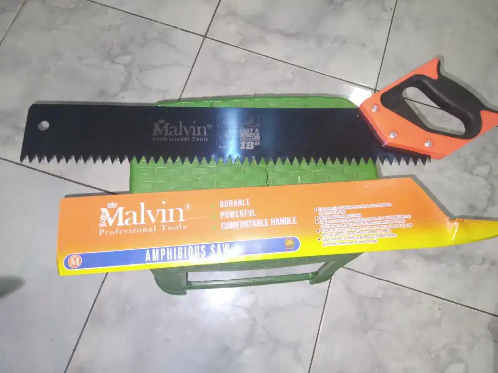Gergaji gagang plastik