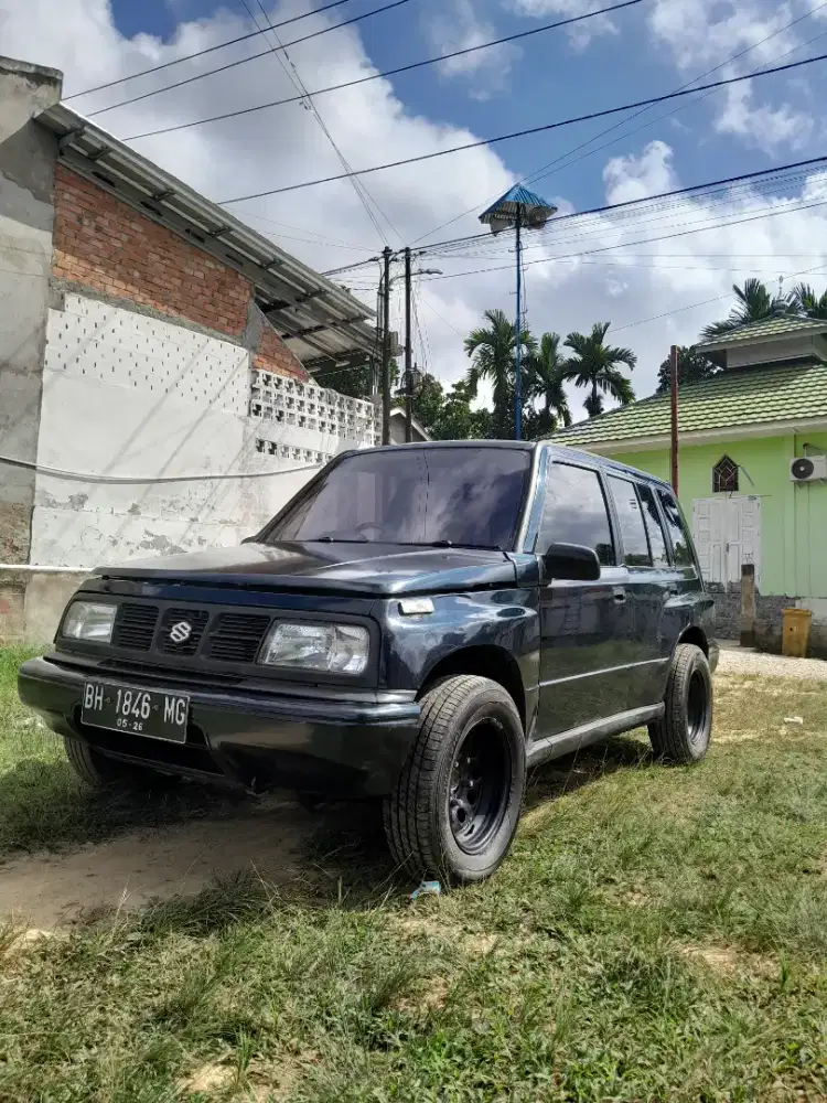 Suzuki Escudo JLX 1995 MT Mesin Sehat AC Dingin Pajak Hidup Plat Baru