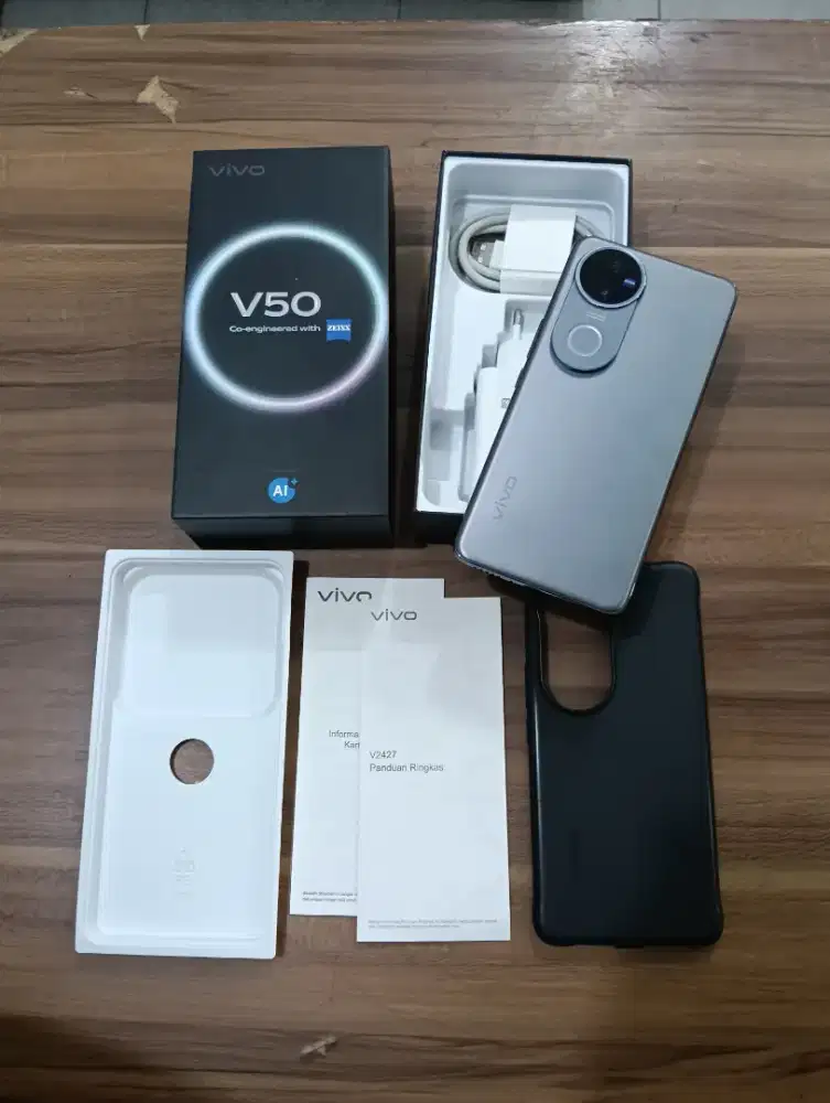Vivo V50 5G 12/256gb seken murah dan masih mulus