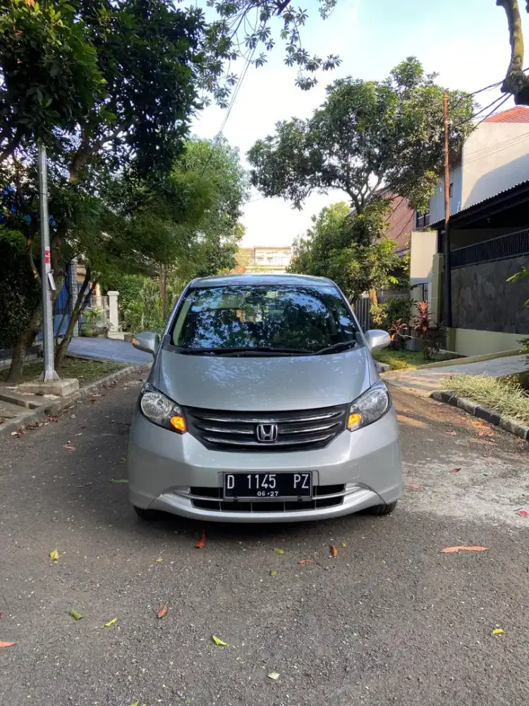 HONDA FREED 1.5 E AT 2010