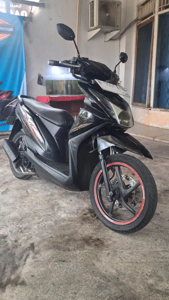 (A) Honda Beat Fi Tahun 2015 Mulus